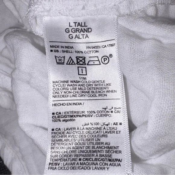 Old Navy White Button-Down Boyfriend Relaxed Long-Sleeve Shirt - Picture 4 of 6